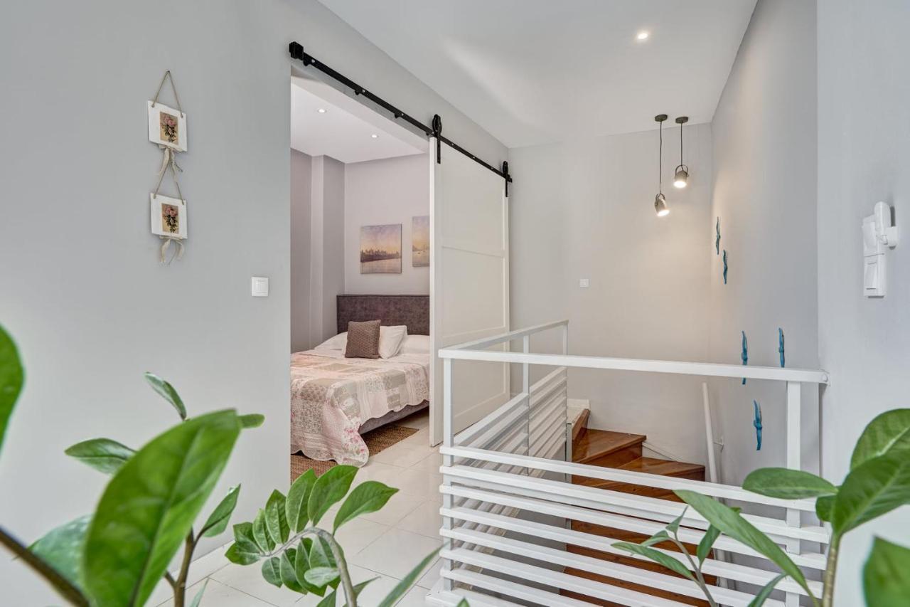 Old Town Luxury Velvet Apartment Rhodes City エクステリア 写真