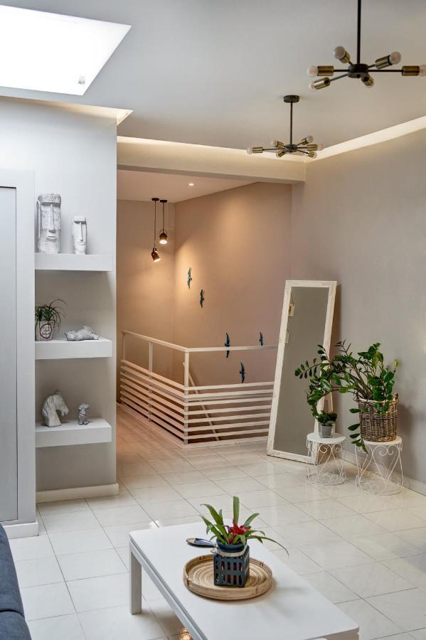 Old Town Luxury Velvet Apartment Rhodes City エクステリア 写真